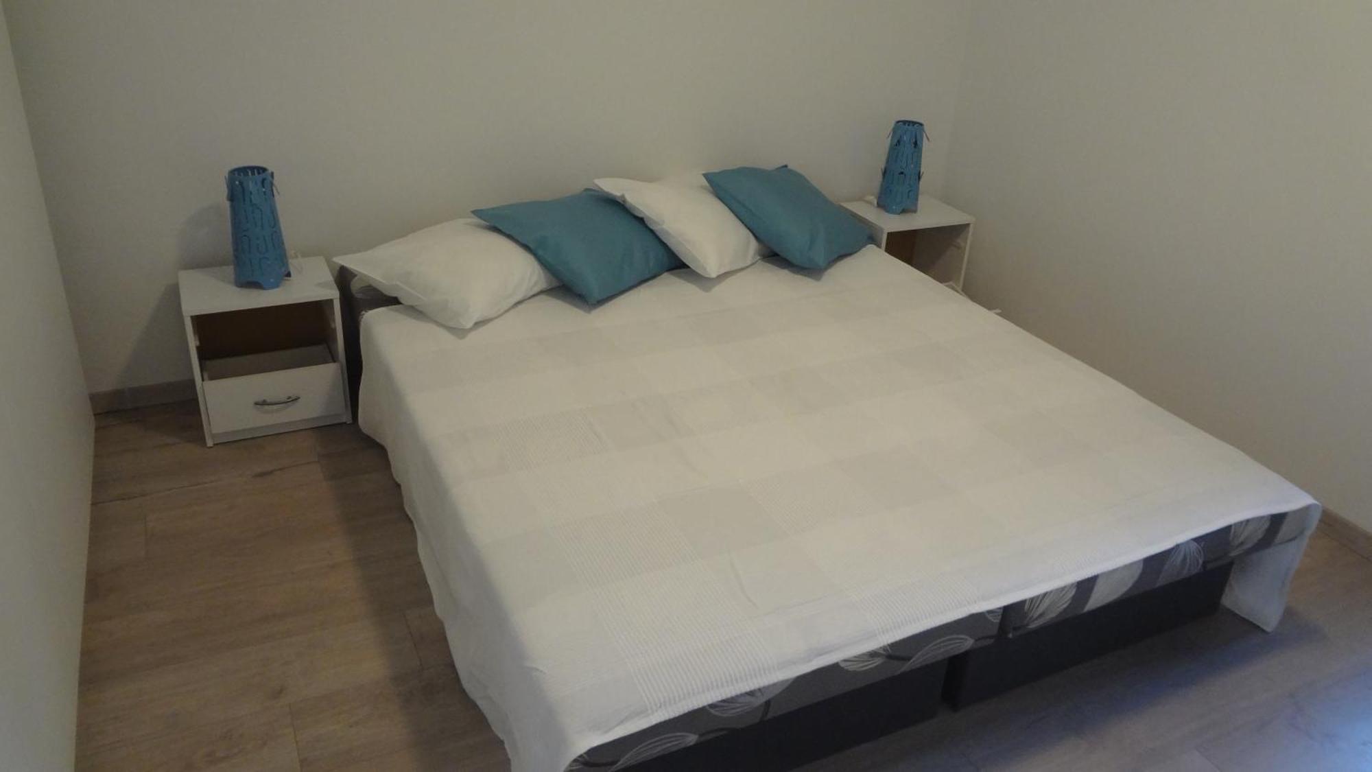 Jana Apartments 2 Bratislava Bagian luar foto